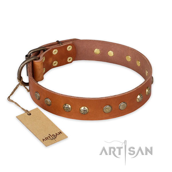 Trendy genuine leather dog collar with durable buckle